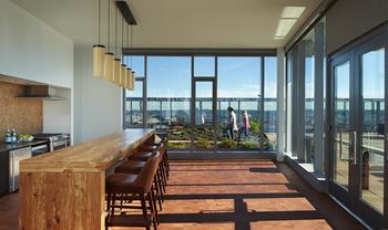Island kitchen bar